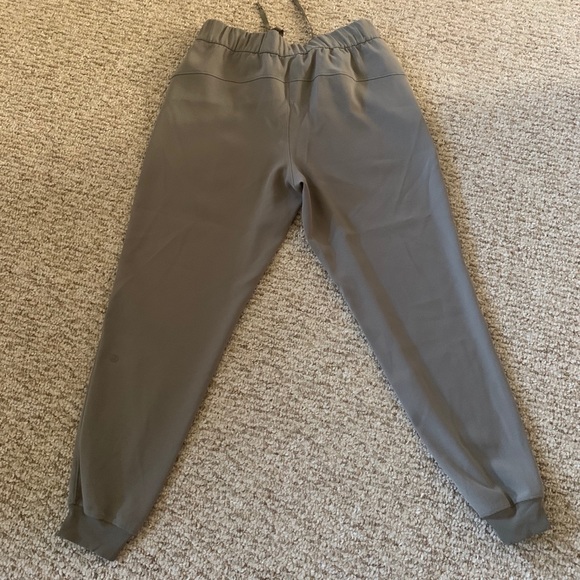 lululemon Woven on the fly jogger - Picture 2 of 2